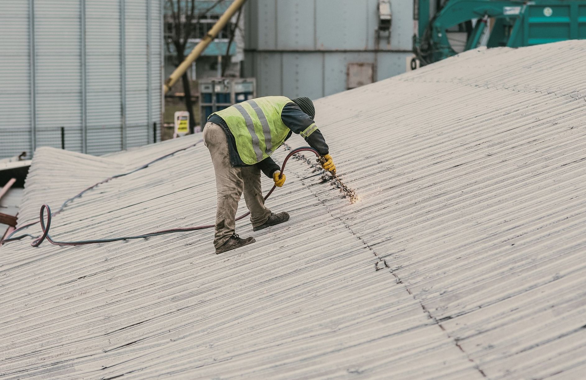 Roof repair contractor